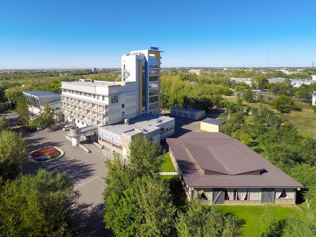 Cosmonaut Hotel Karagandy Exterior foto
